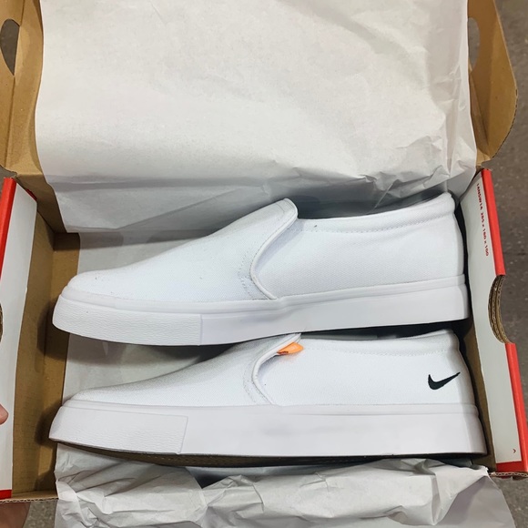 BRAND NEW NIKE WOMENS COURT ROYALE SLIP SNEAKER - Picture 4 of 12